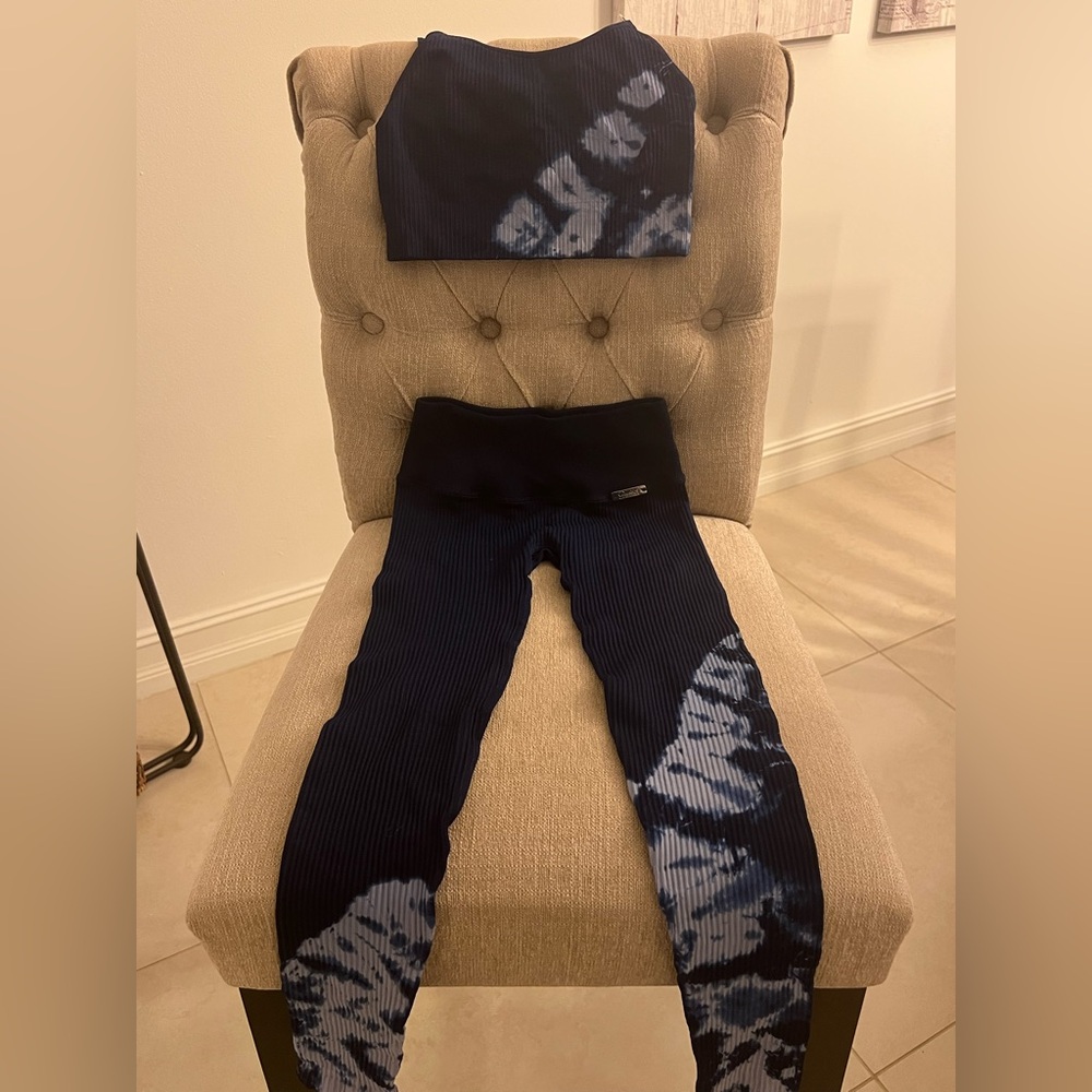 Bombshell Dip Dye Seamless Sports Bra and Leggings